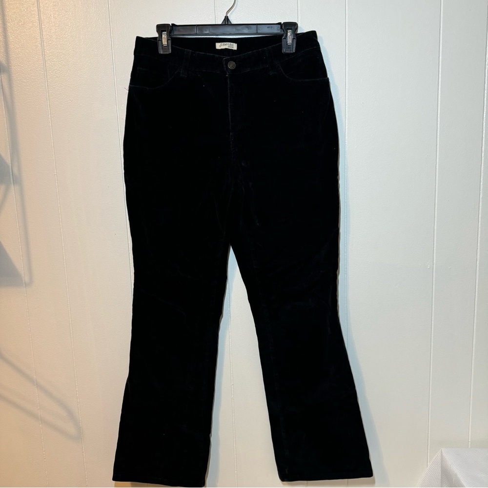 Curvy girl black pants